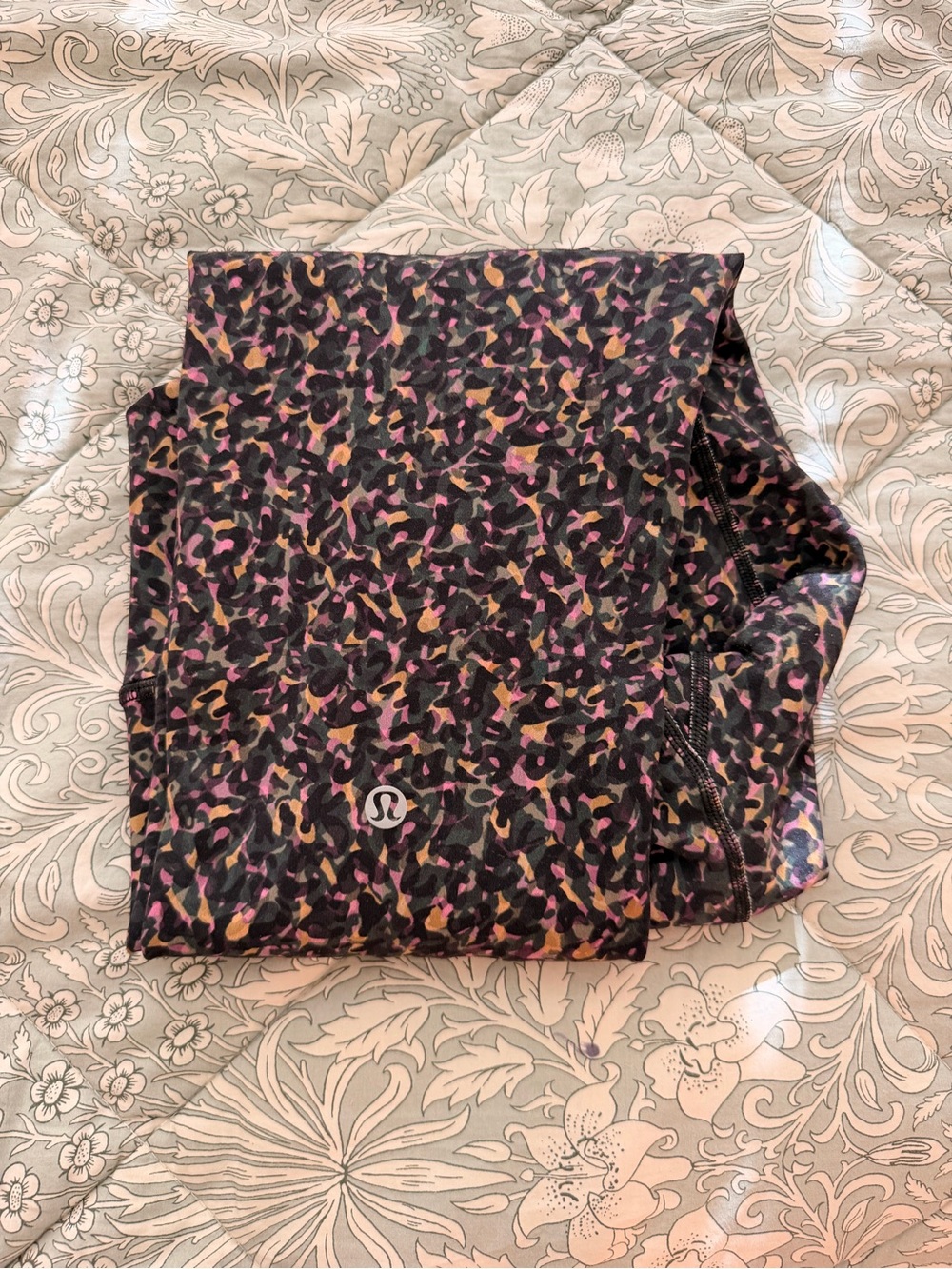 lululemon athletica Women’s Black Multi Camo-Print Performance Leggings